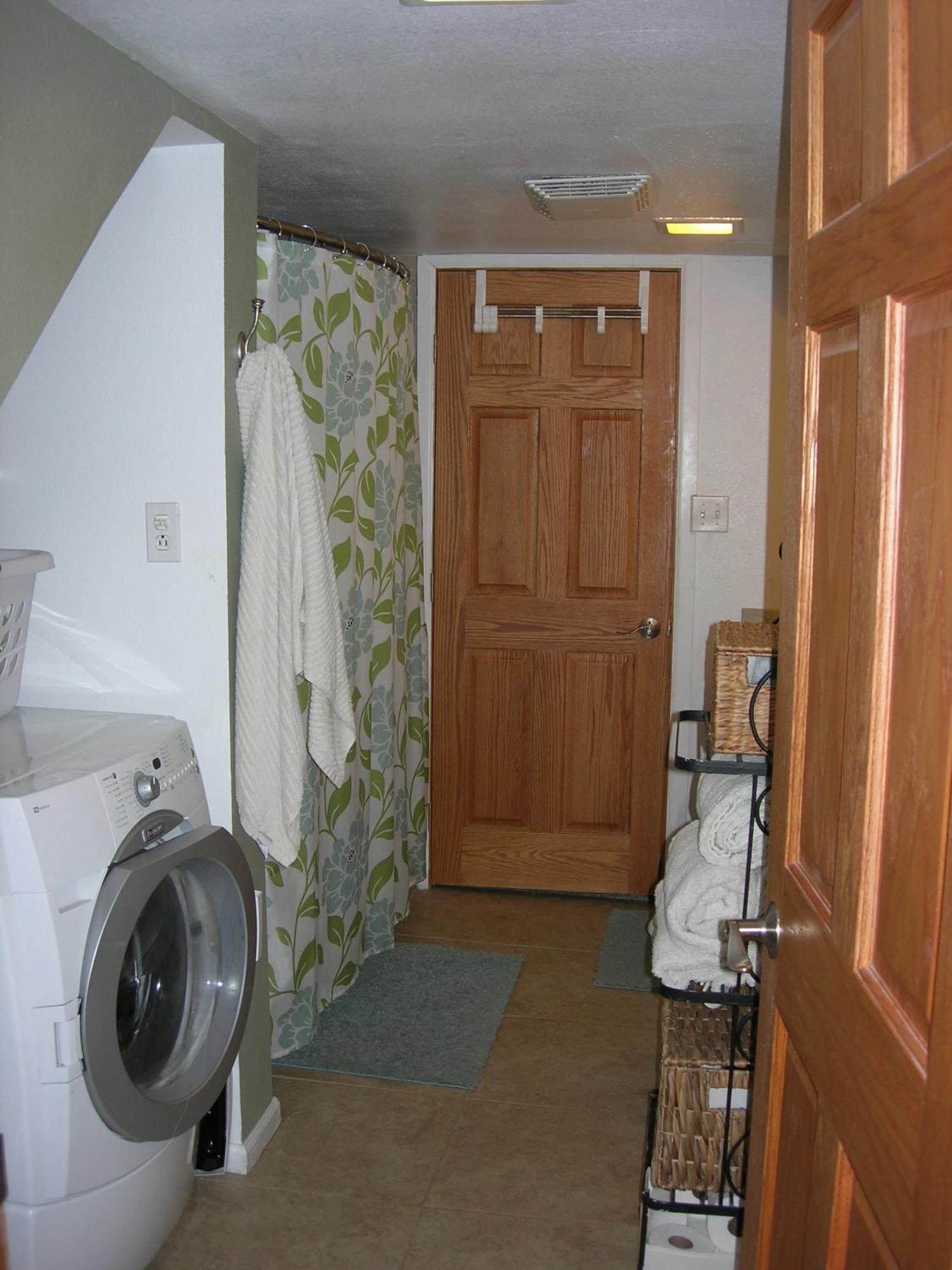 Beautiful Private 2 Bd 1 Ba Near Campus Apartment