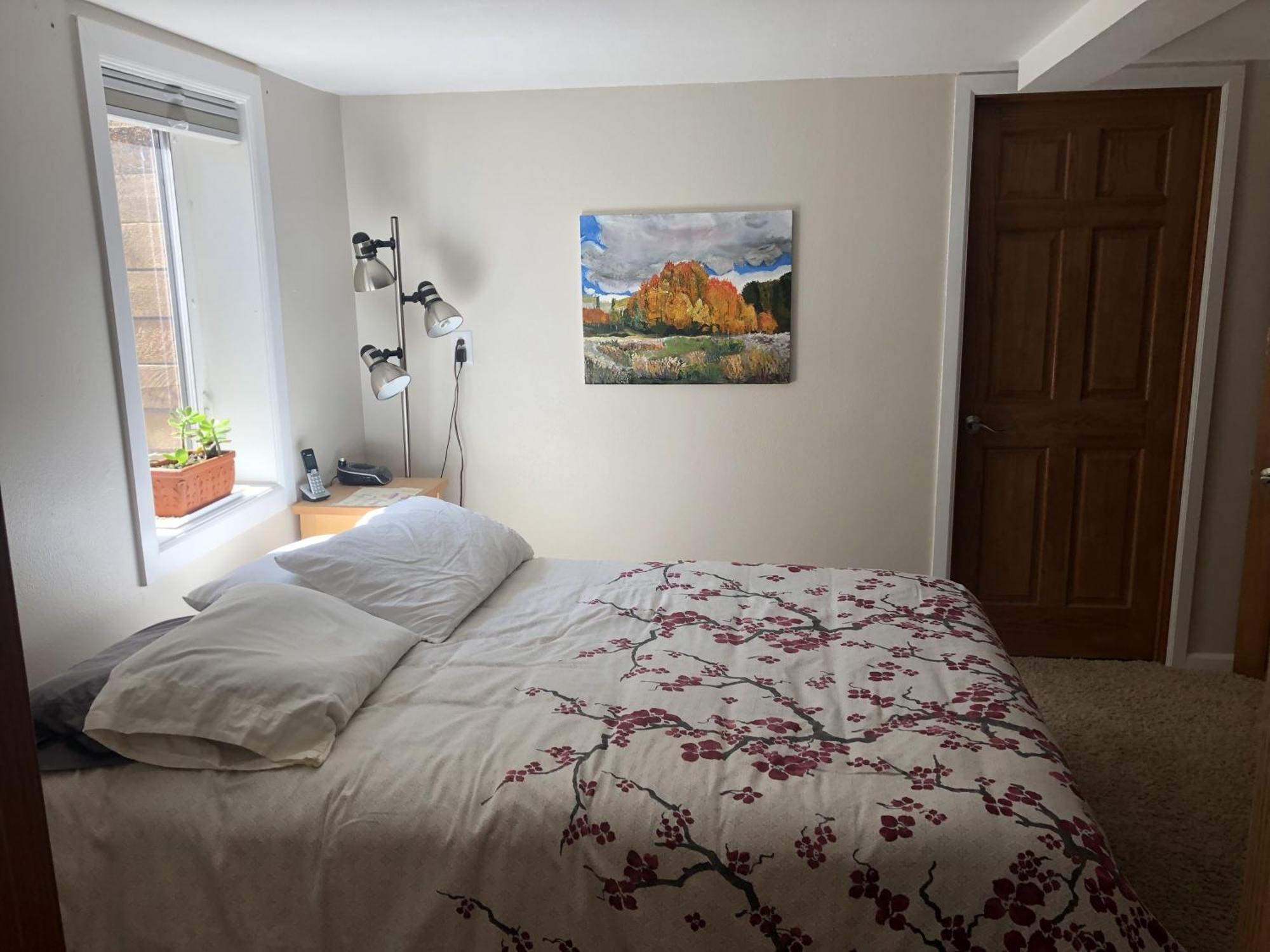 Beautiful Private 2 Bd 1 Ba Near Campus Apartment *