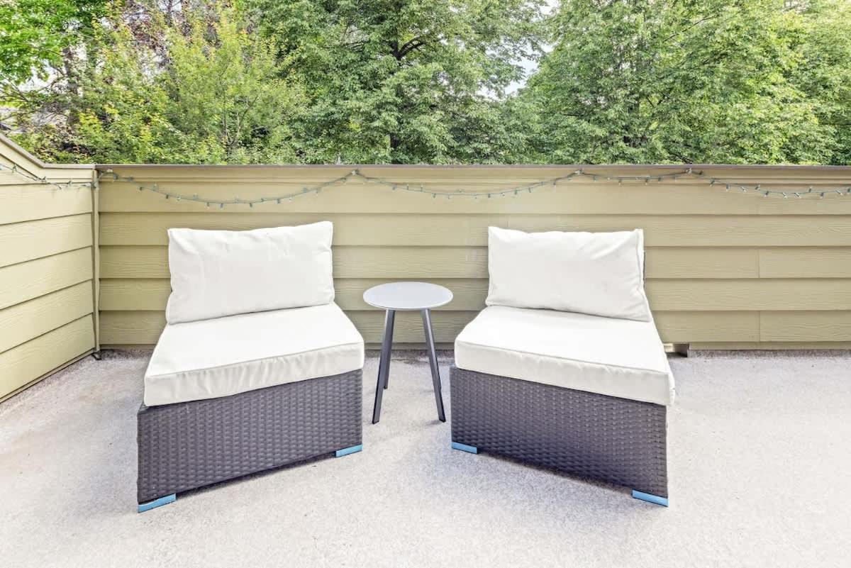 Bright & Modern - King - Creekside Trail