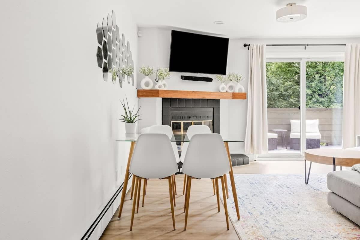 Bright & Modern - King - Creekside Trail