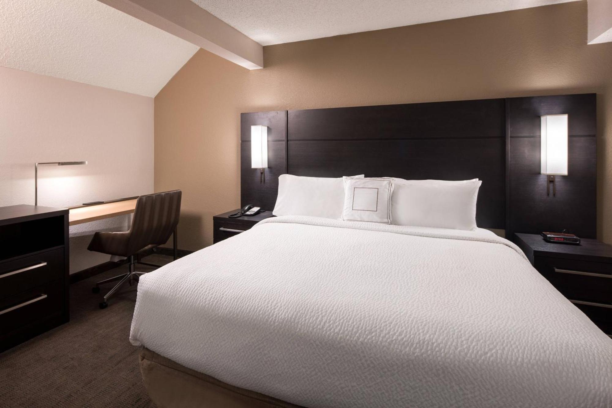 Hotel By Marriott