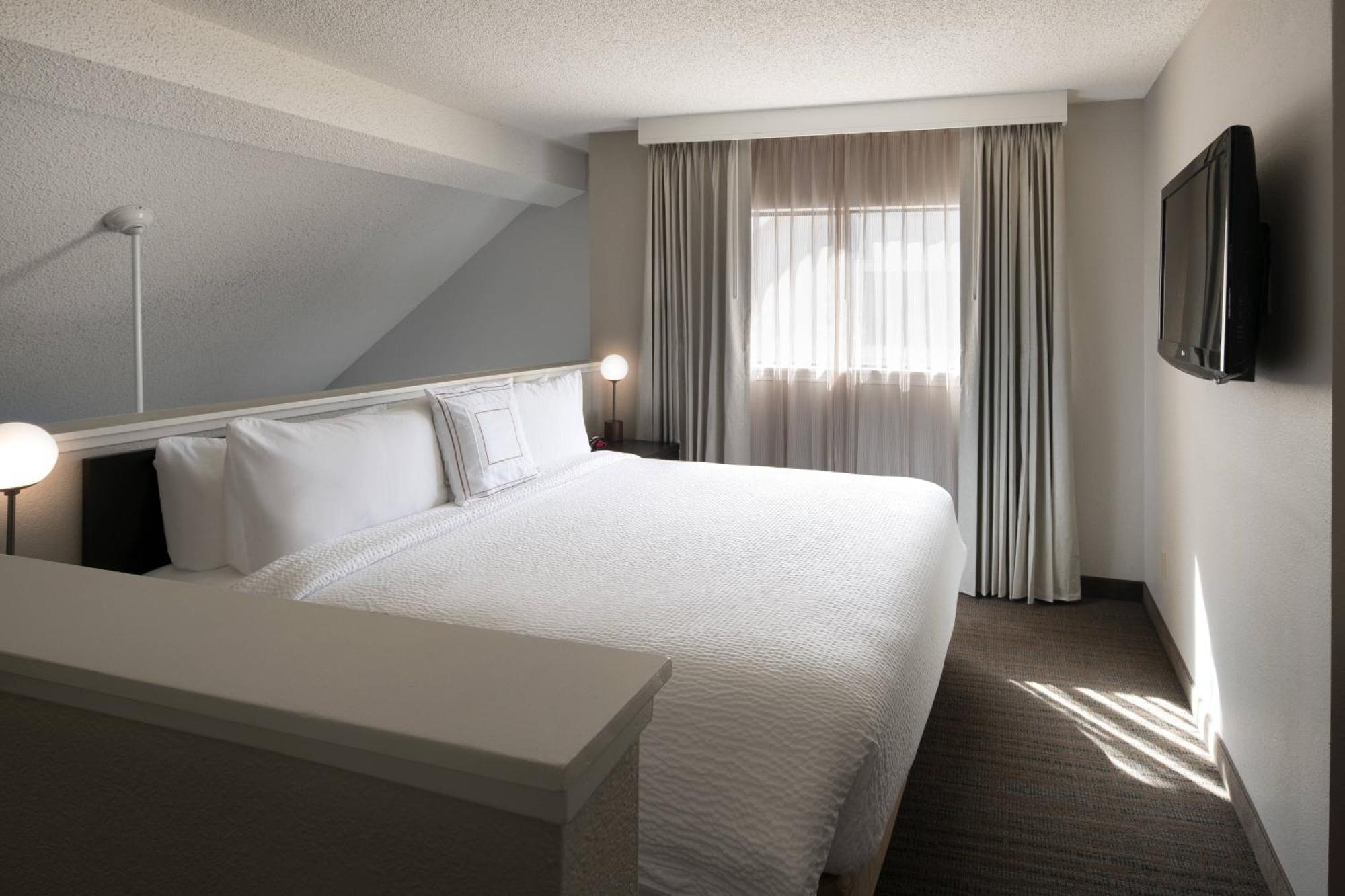 By Marriott Hotel 3*