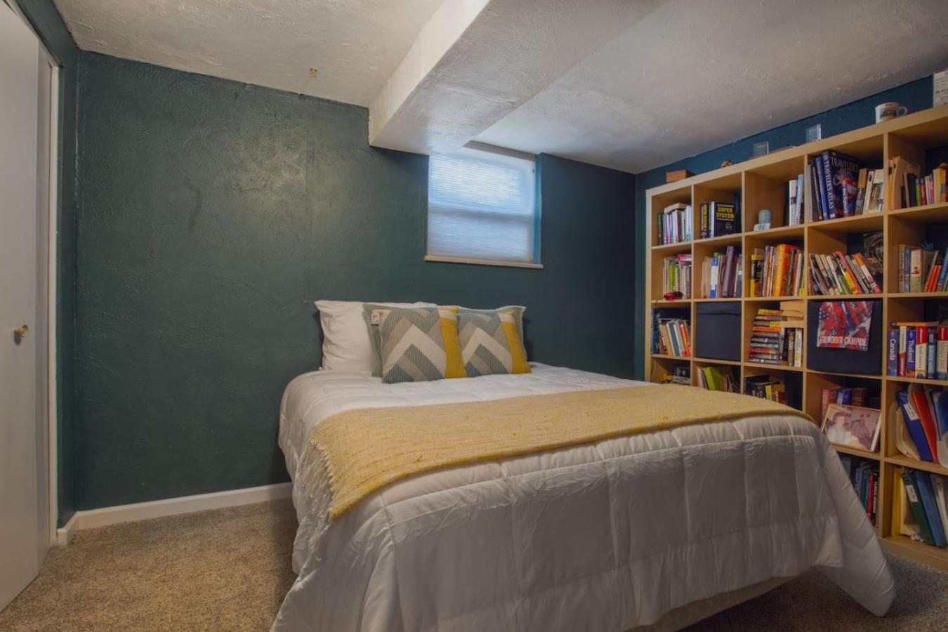 5 Bedroom, 3 Bath - Sleeps 12, Great For Families *