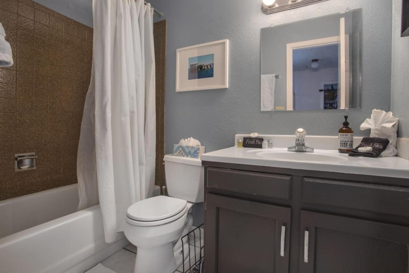 5 Bedroom, 3 Bath - Sleeps 12, Great For Families