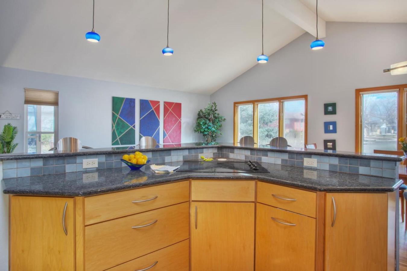 5 Bedroom, 3 Bath - Sleeps 12, Great For Families Boulder