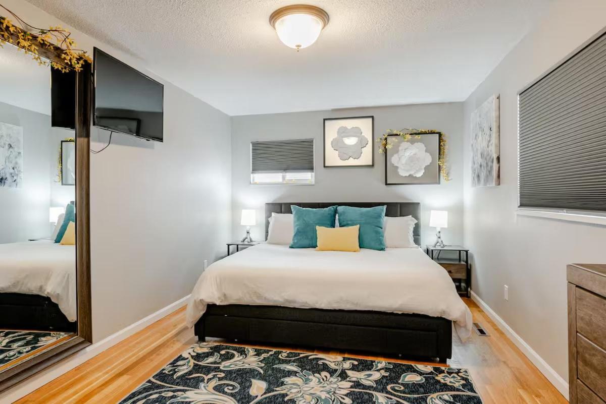 Holiday home Spacious 4 Bdr W/ Game 5 Min Drive To College