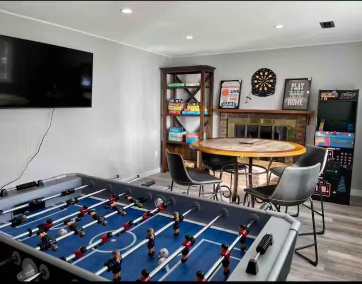 Spacious 4 Bdr W/ Game 5 Min Drive To College Holiday home Boulder