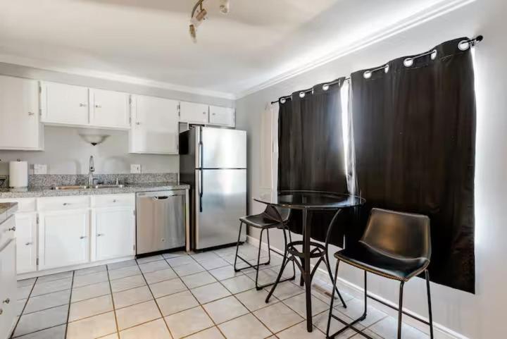 Spacious 4 Bdr W/ Game 5 Min Drive To College Boulder