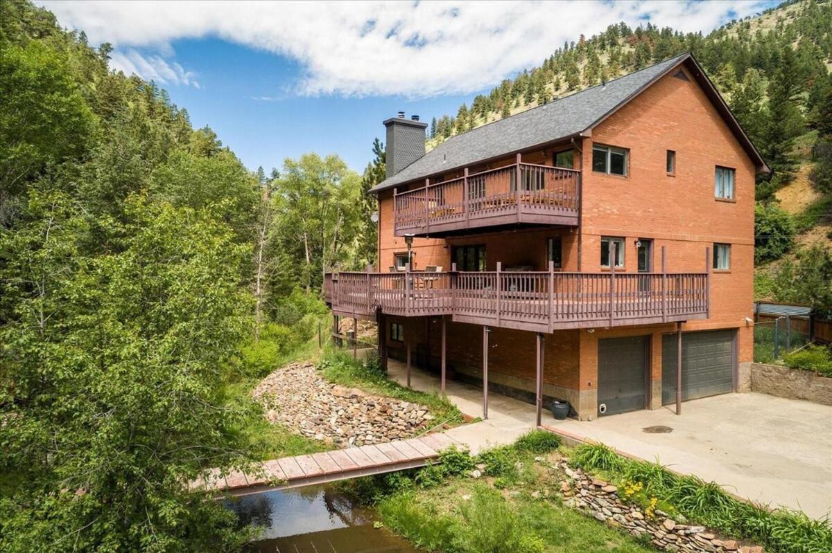 Luxury Getaway 7 Acres River & Pond Holiday home