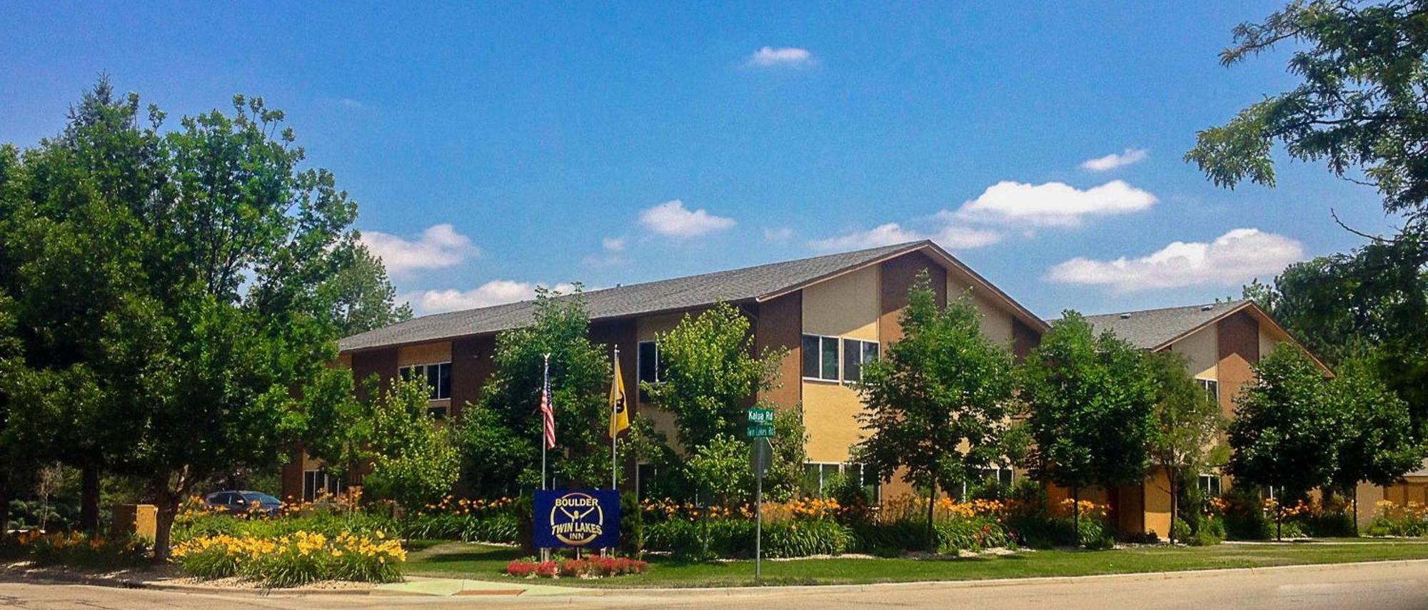Hotel Twin Lakes 3*