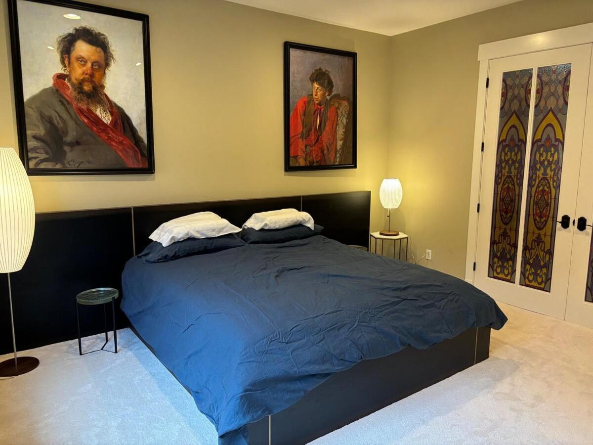 Two Bedroom House With Steam Sauna And Billiards Holiday home Boulder
