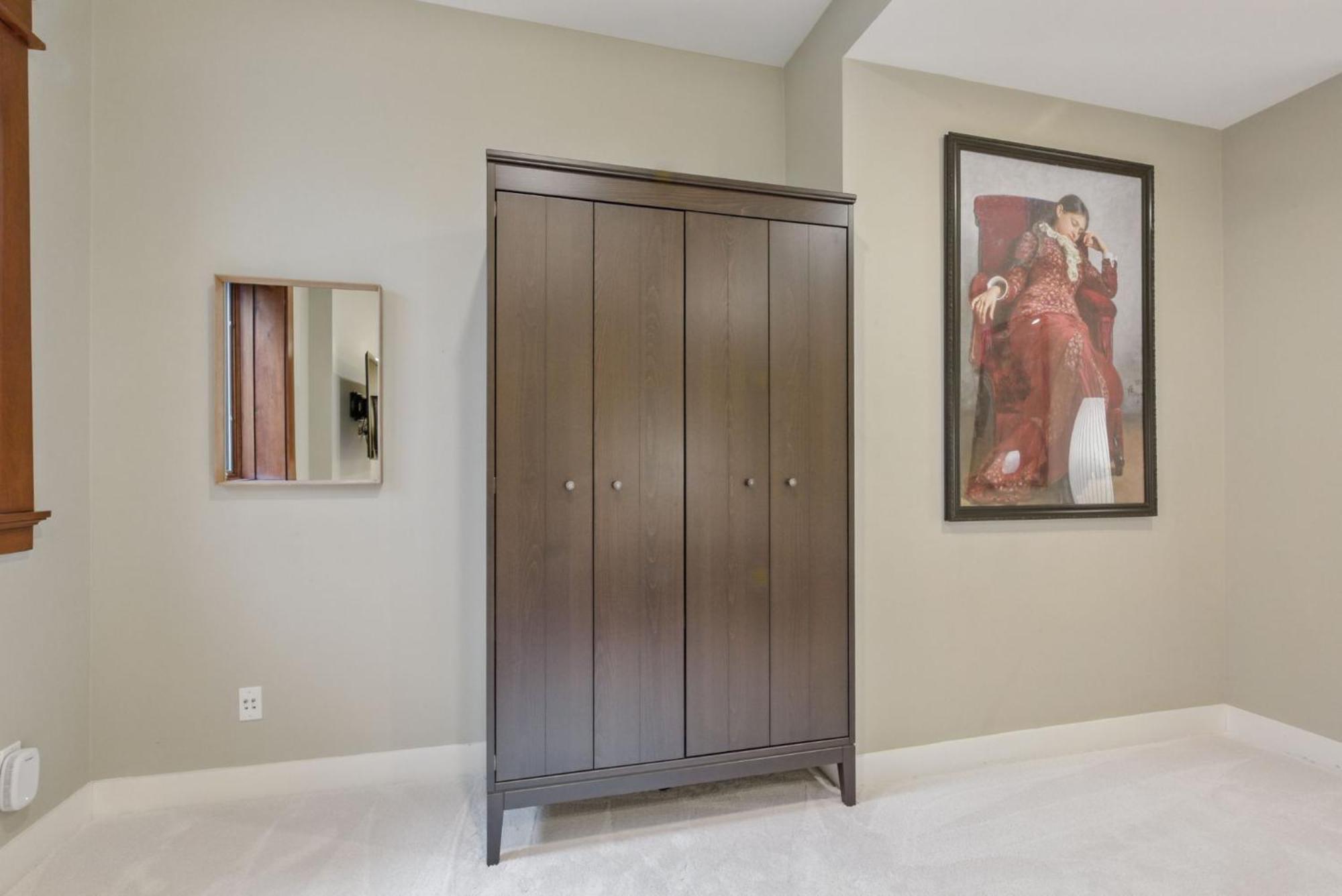 Two Bedroom House With Steam Sauna And Billiards