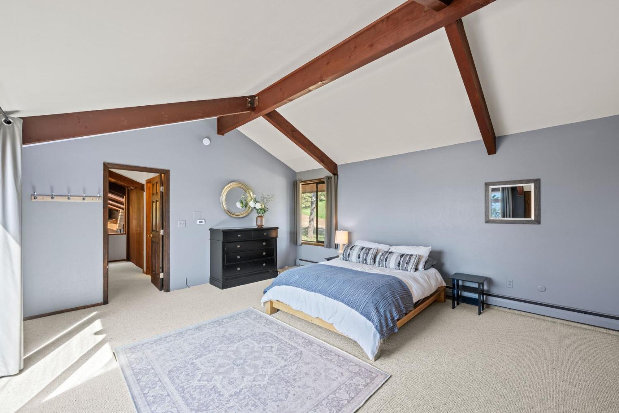 Mtn House W/ Stunning Views, Sauna, Hottub, Trails