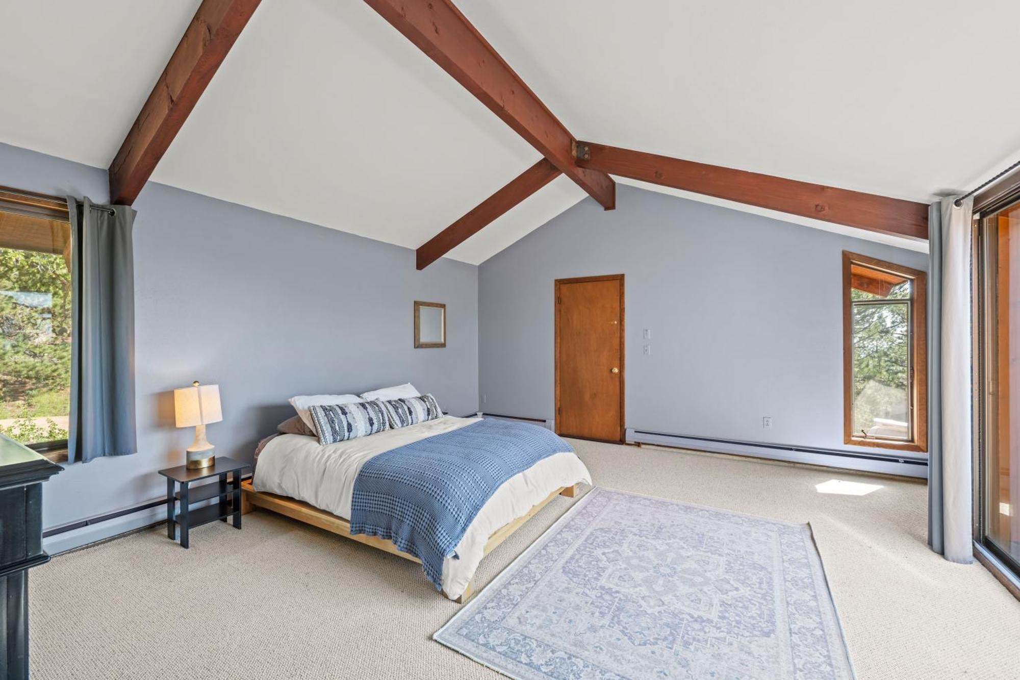 Villa Mtn House W/ Stunning Views, Sauna, Hottub, Trails *