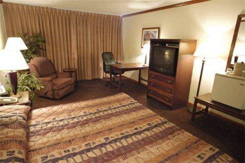 Hotel Outlook &