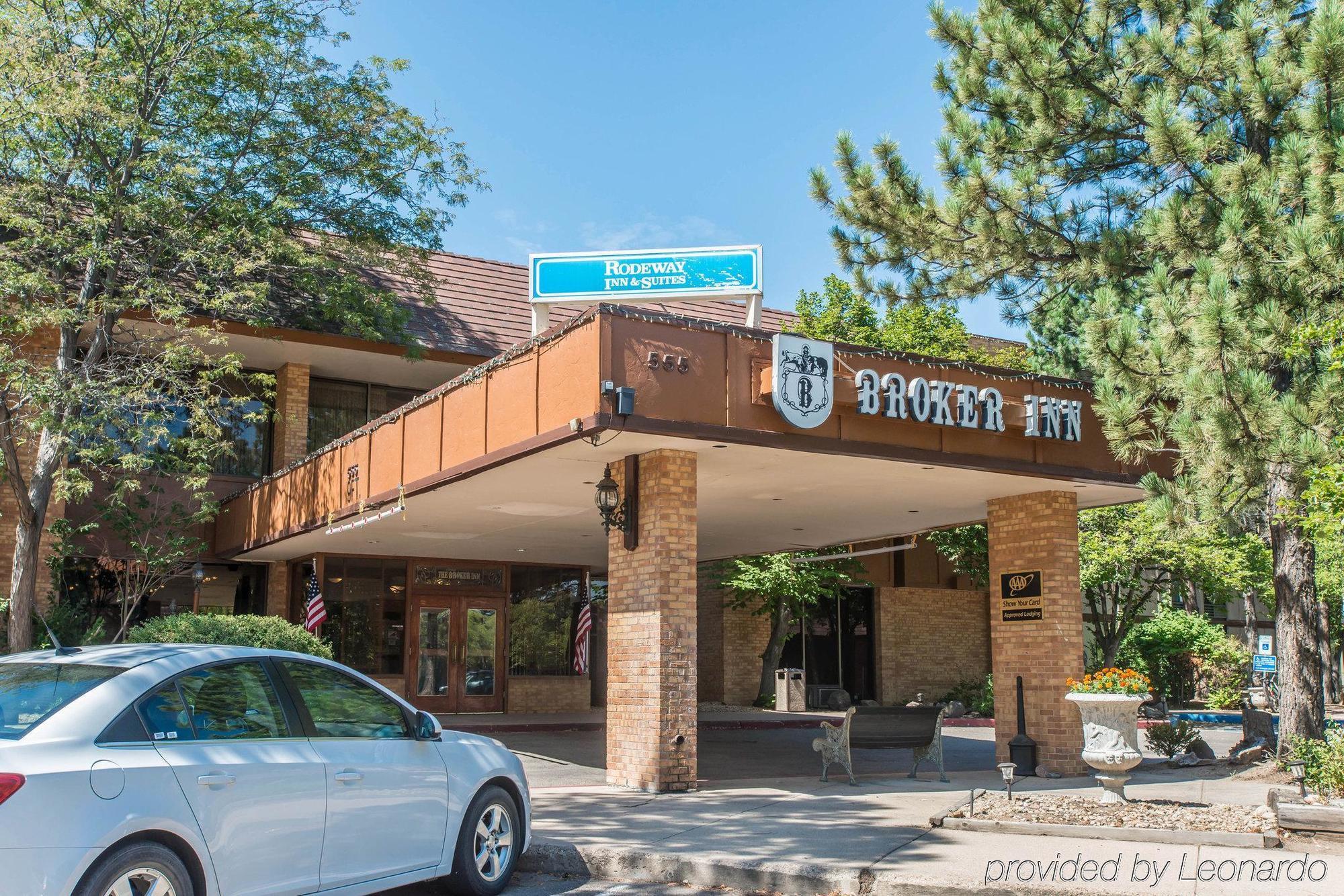 Rodeway And Broker Hotel