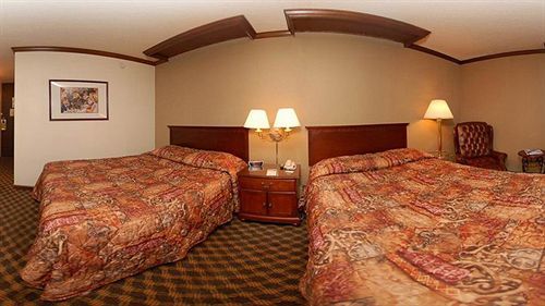 Rodeway And Broker Hotel
