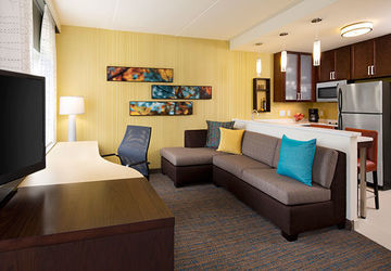 By Marriott Canyon Boulevard Hotel