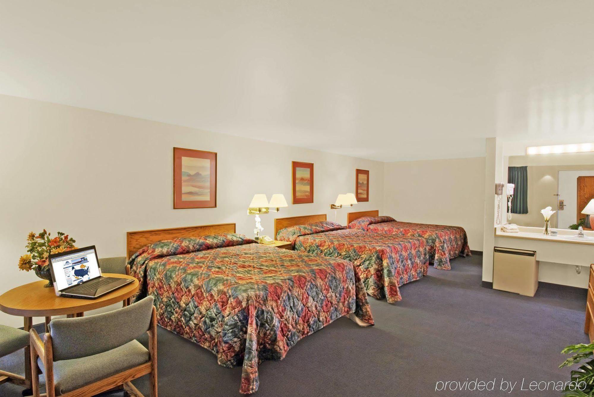 Americas Value & Hotel Boulder
