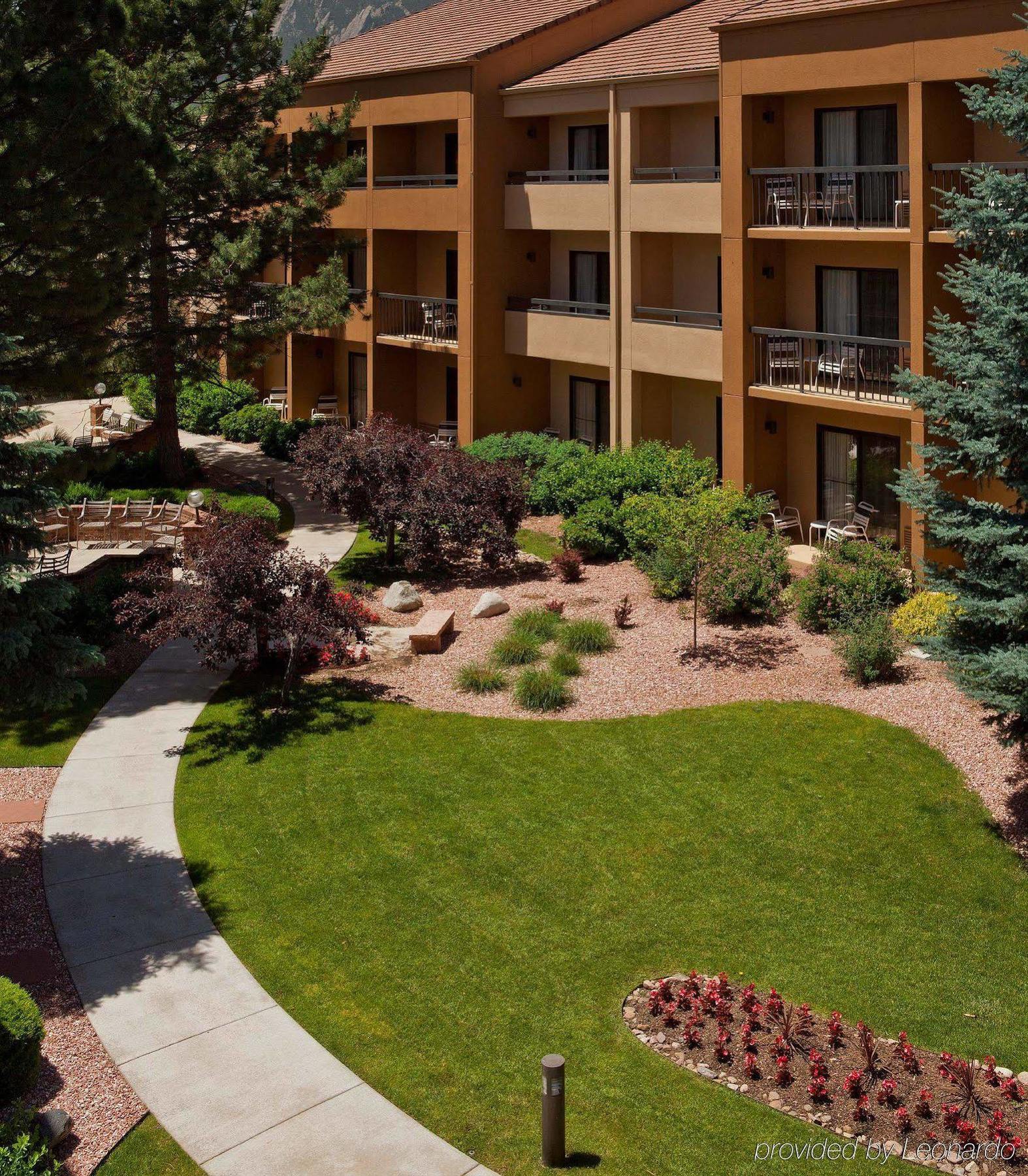 Courtyard By Marriott Hotel