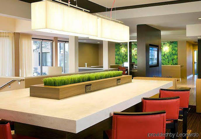 Courtyard By Marriott Hotel