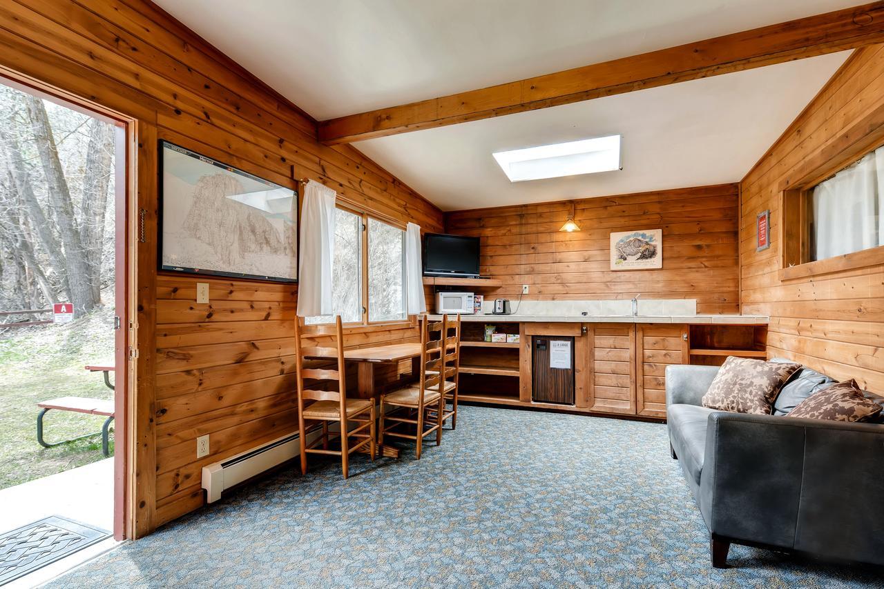 Lodge A-lodge *