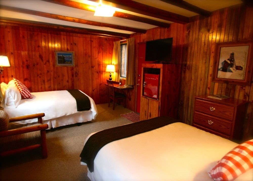 Motel Foot Of The Mountain