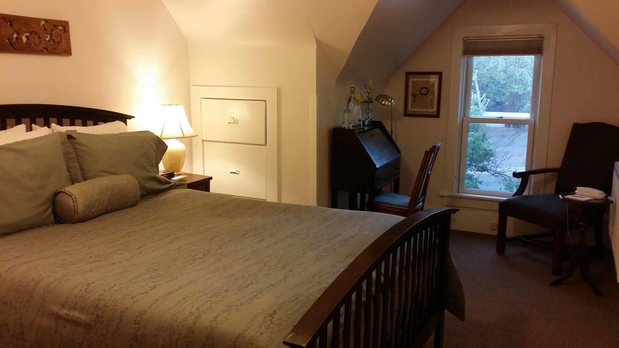 Bed & Breakfast Briar Rose