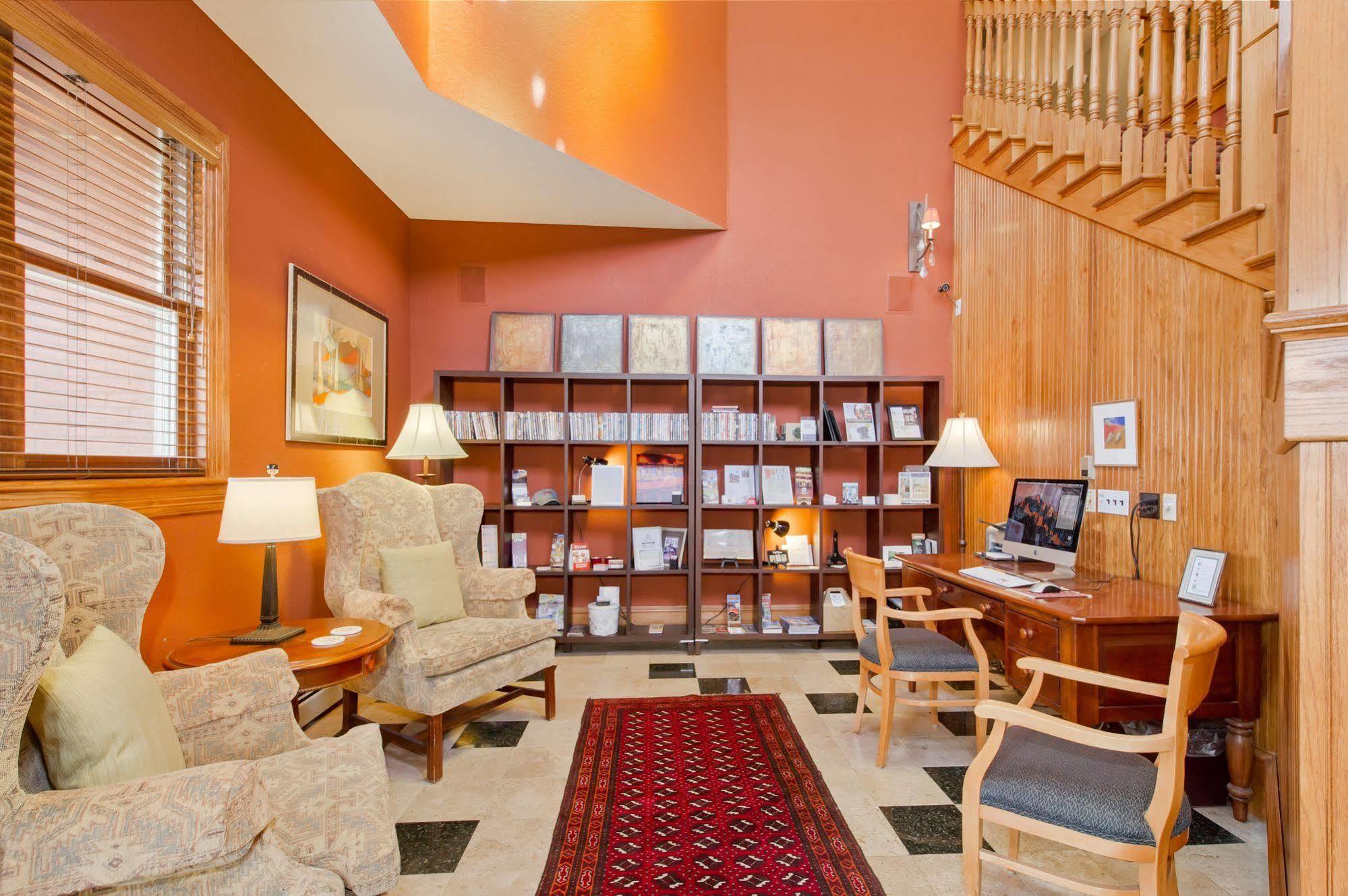 The Bradley Hotel Boulder