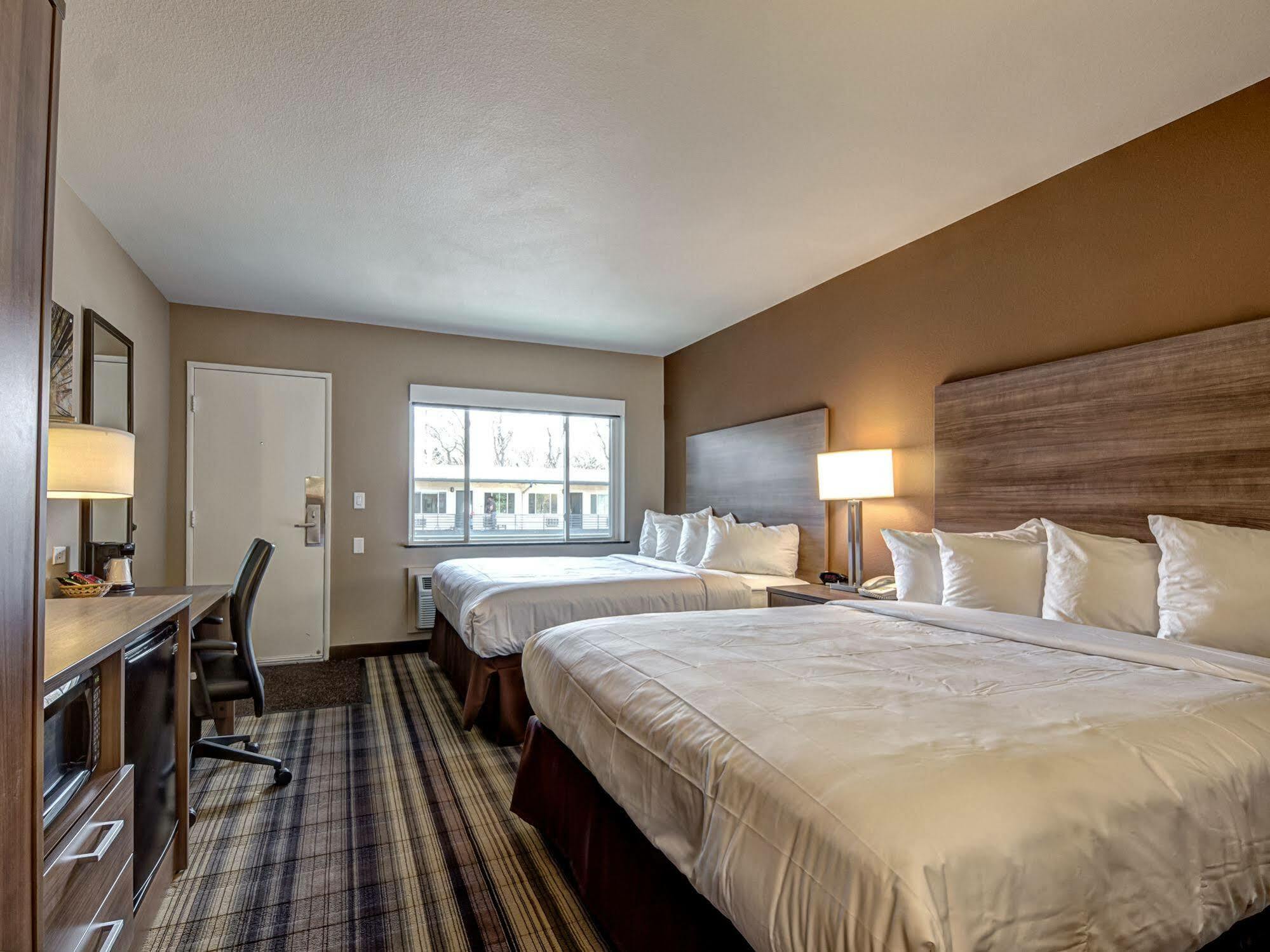 Boulder University Inn 3*