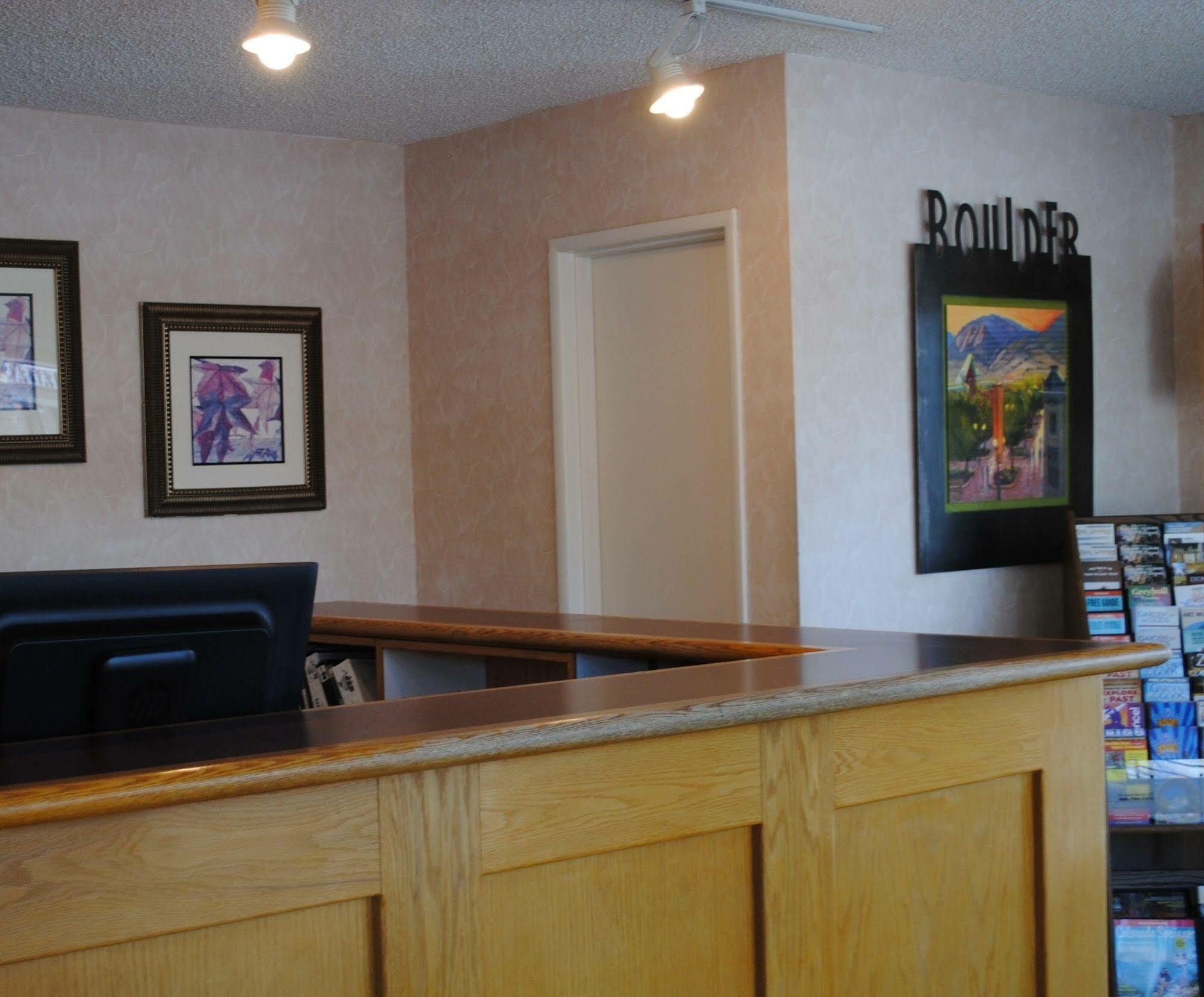 Boulder University Inn 3*