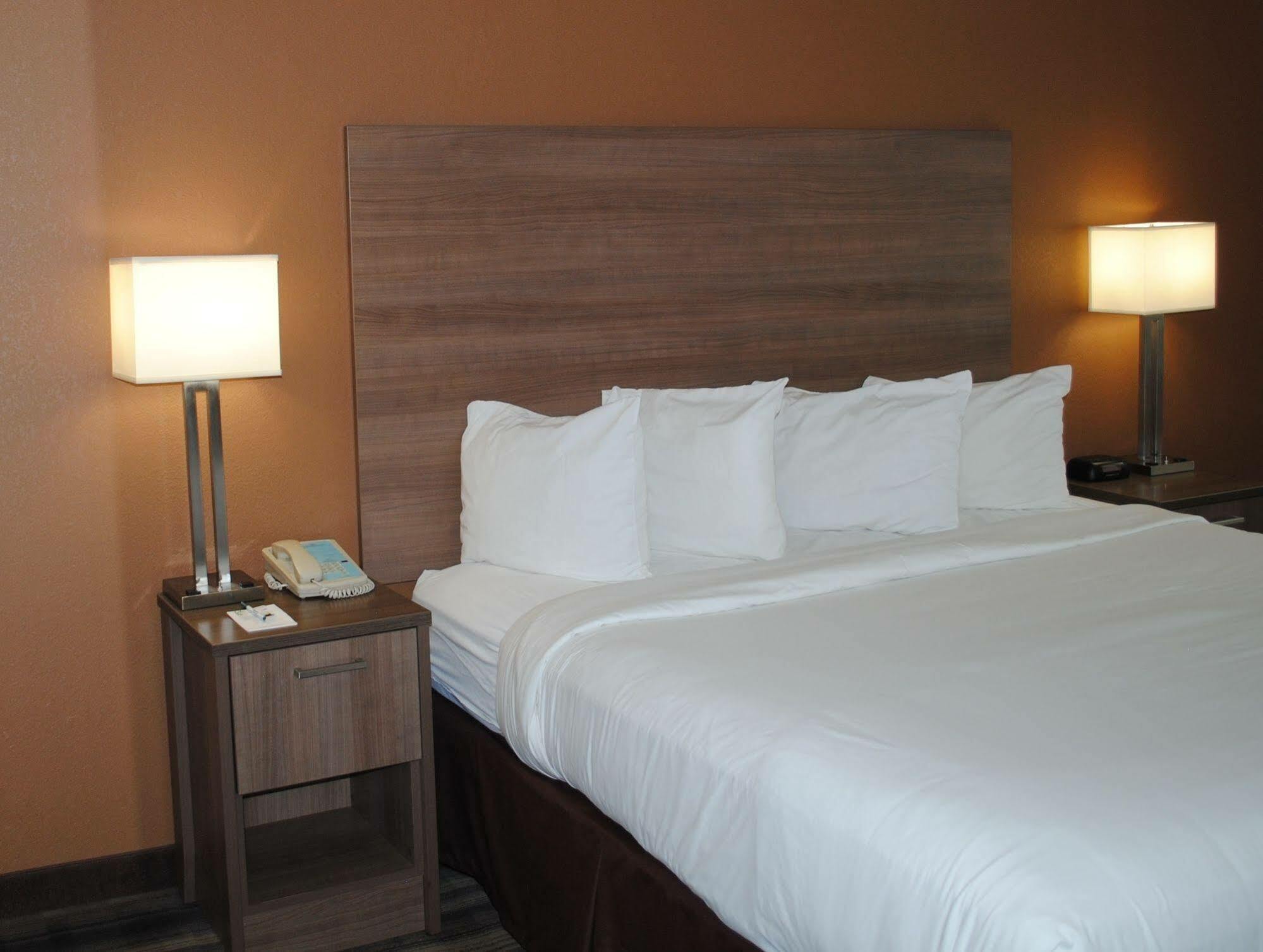 Boulder University Inn 3*