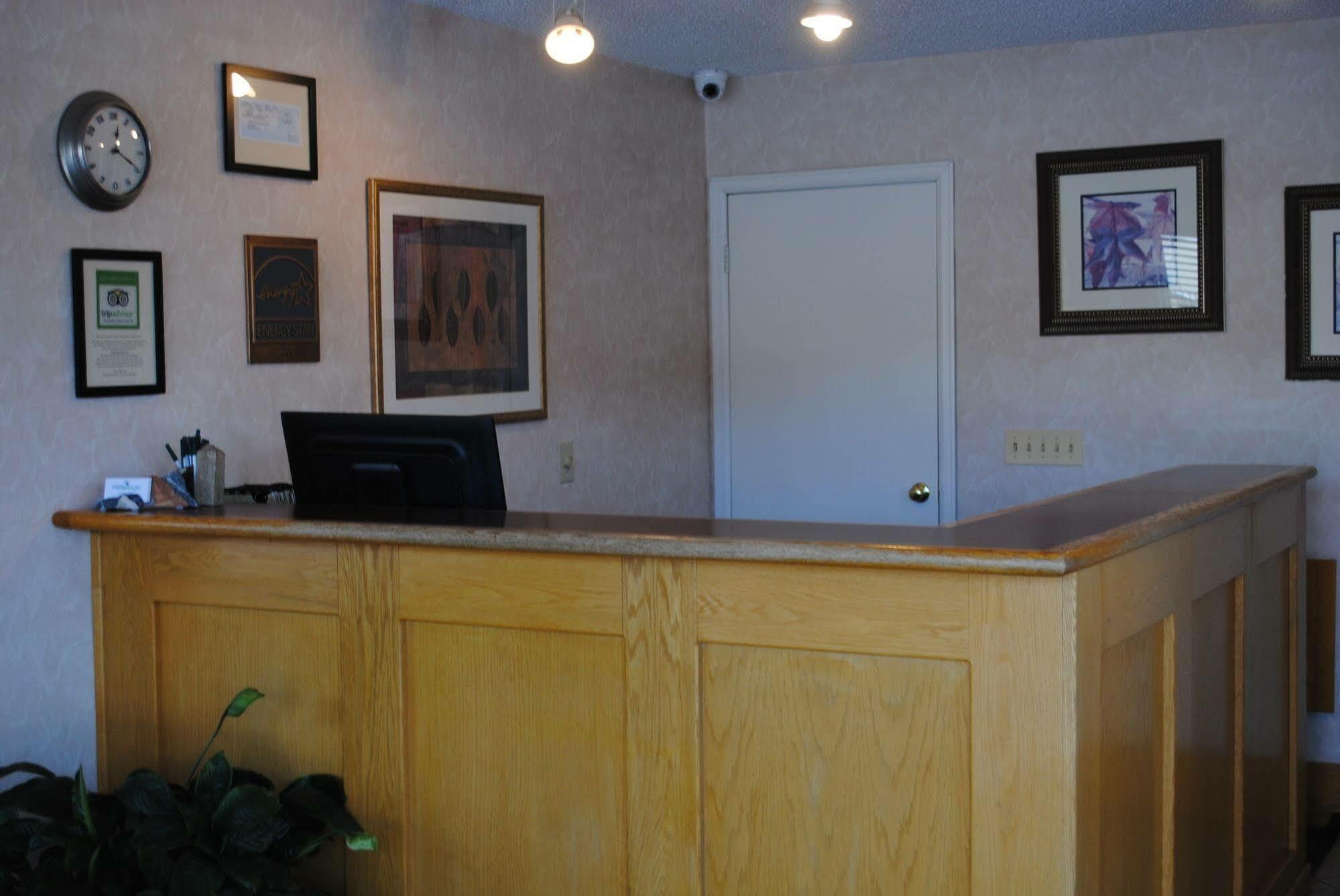 Boulder University Inn Motel 3*