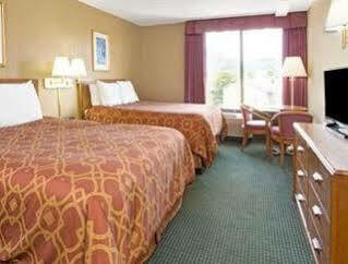 Fairfield & Hotel