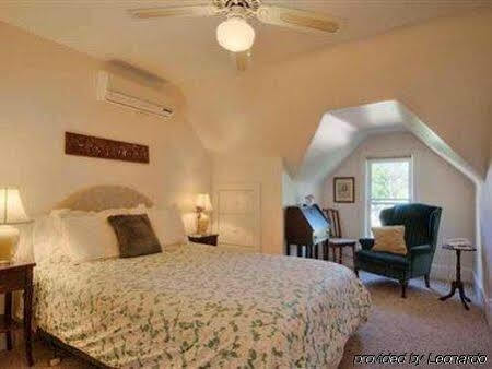 Bed & Breakfast Briar Rose 4*