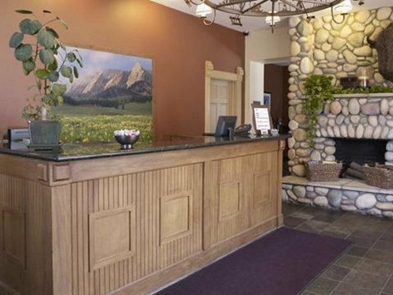 Quality And Creek Hotel