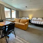 Boulder Twin Lakes Inn