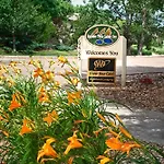 Boulder Twin Lakes Inn
