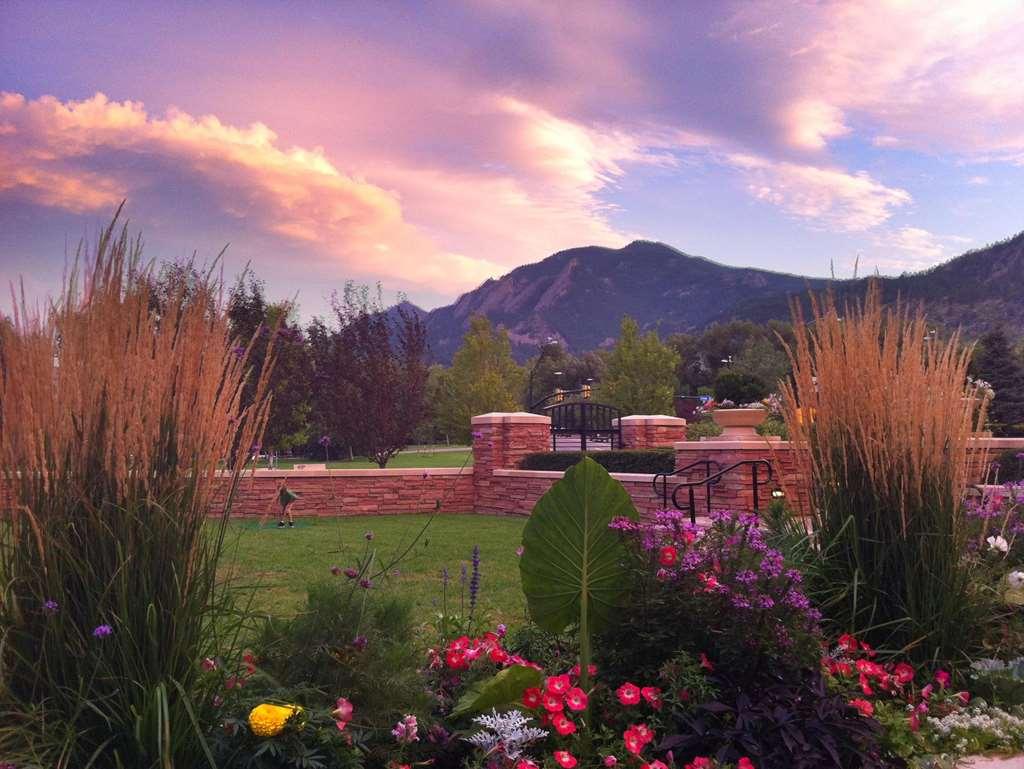 St Julien And Boulder