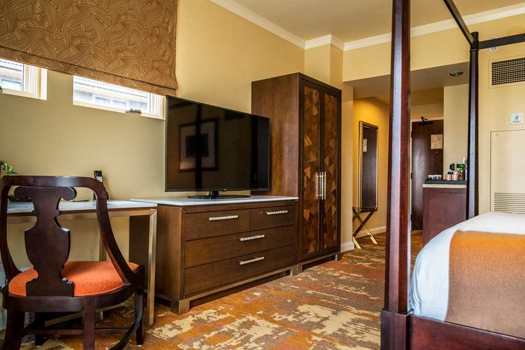 Hotel St Julien And Boulder