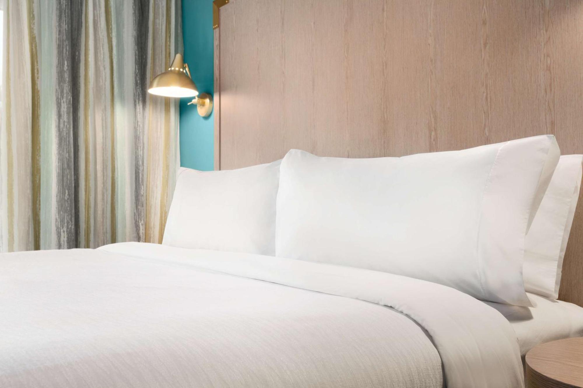 Embassy By Hilton 4* Boulder