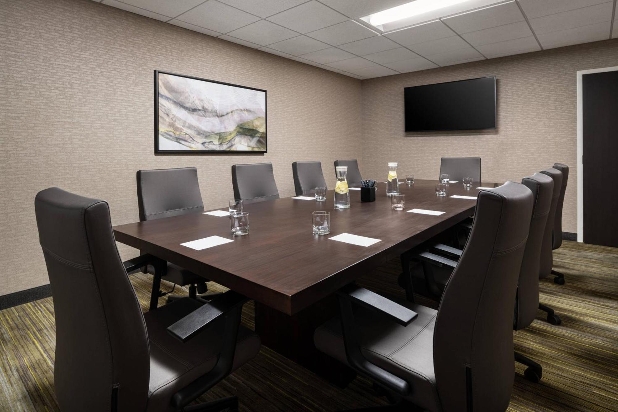 Courtyard By Marriott Hotel
