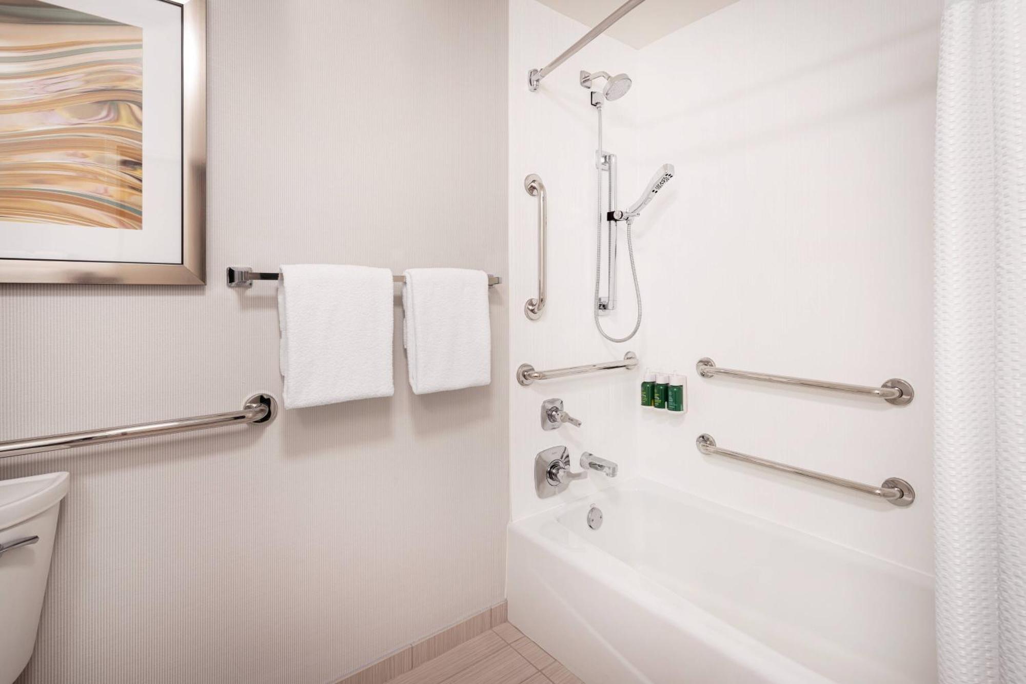 Hotel Courtyard By Marriott 3*