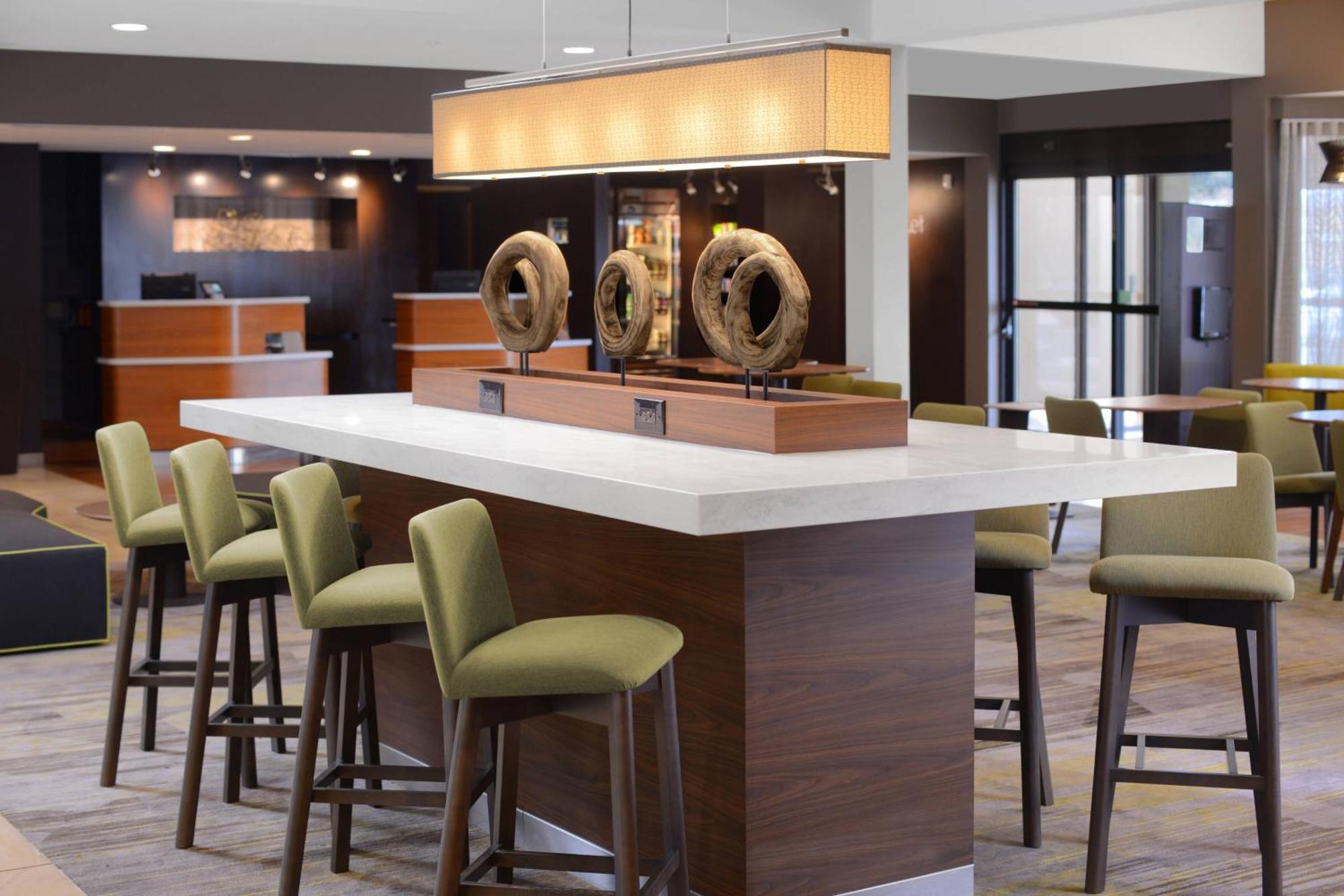 Courtyard By Marriott Boulder