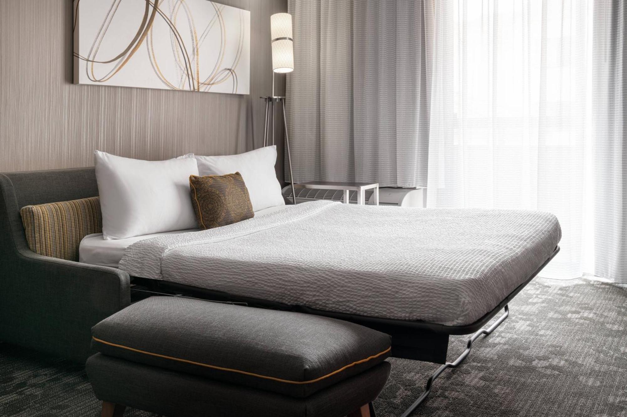Courtyard By Marriott Hotel 3*