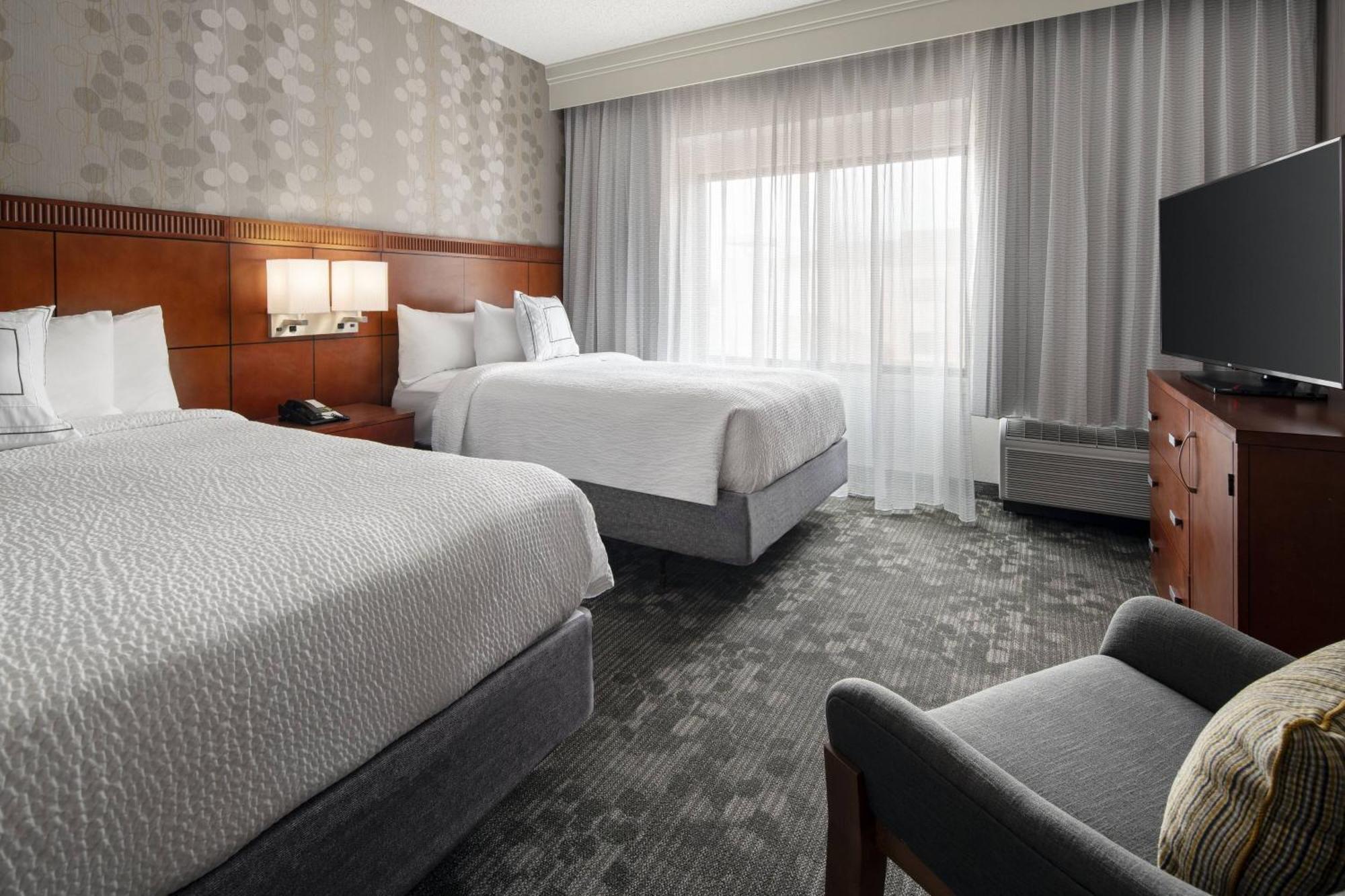 Courtyard By Marriott Hotel