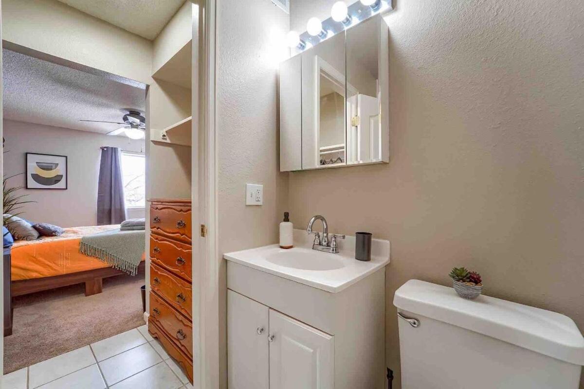 Apartment 2br Gem In The Heart Of - Pets Allowed, Gym & Pool