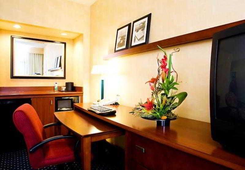 Courtyard By Marriott Hotel Boulder