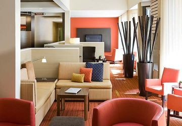 Courtyard By Marriott Hotel