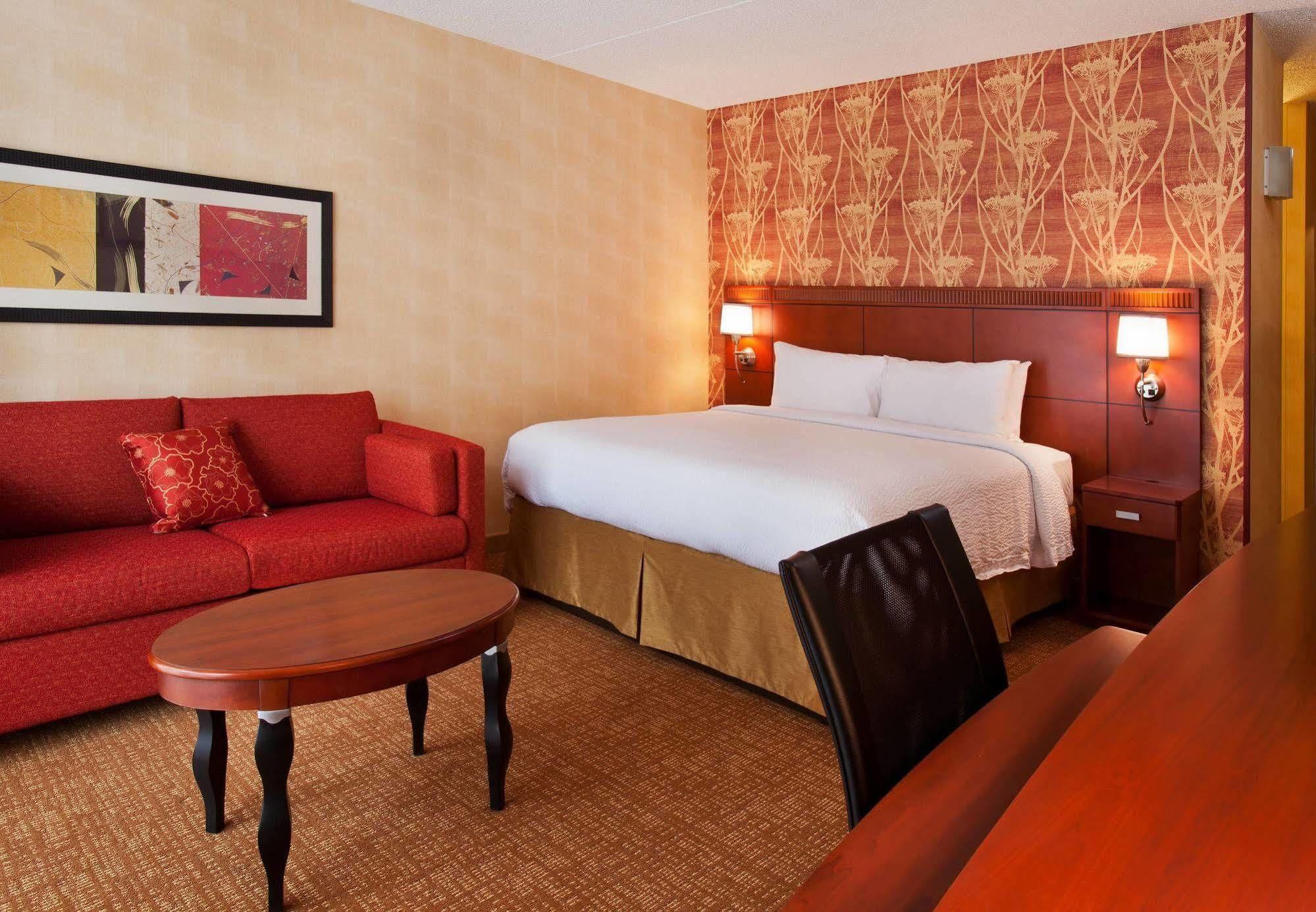 Courtyard By Marriott 3*